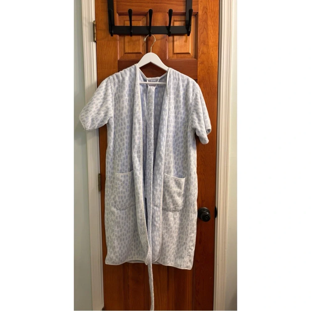 Weezie Short Plush Robe - M Blue Millie - Picture 5 of 11